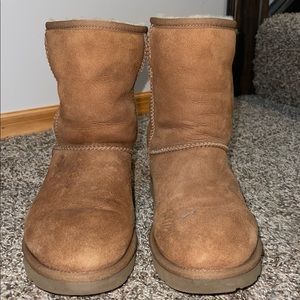 Womens UGG Classic Short II SIZE 7